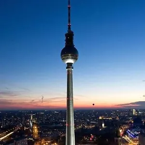 Lejlighed Romantic Style Alexanderplatz, Berlin